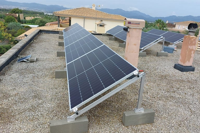 Installation von Balkonsolaranlagen auf Mallorca | Solar-Photovoltaikanlage